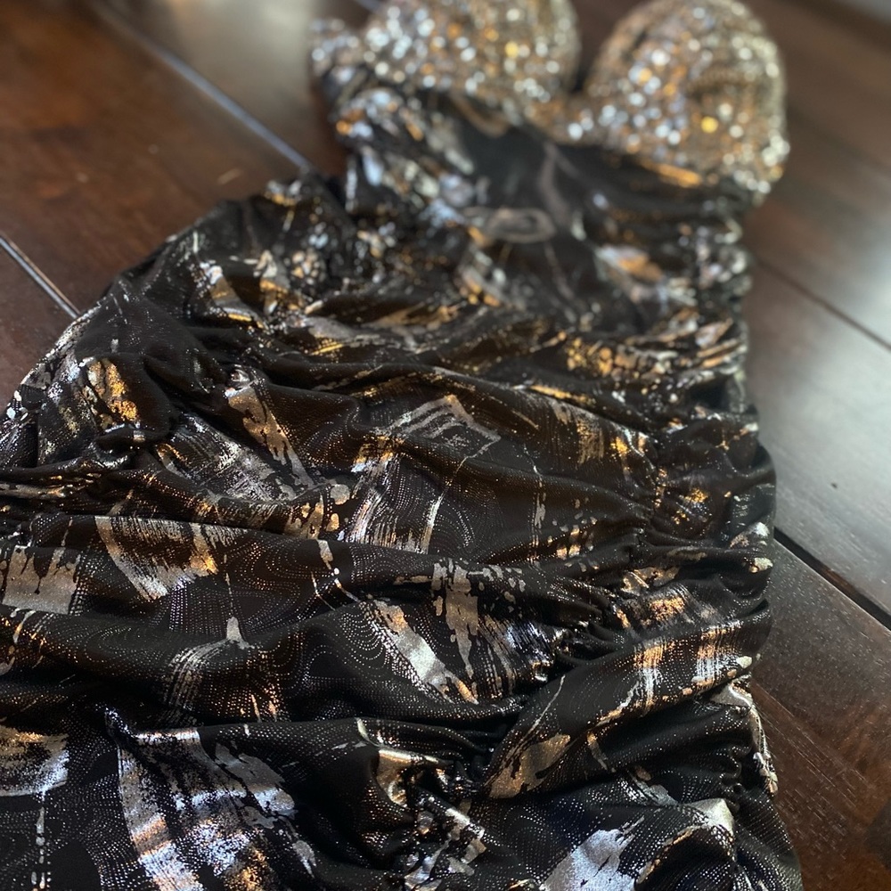 Dress - Picture 5 of 6